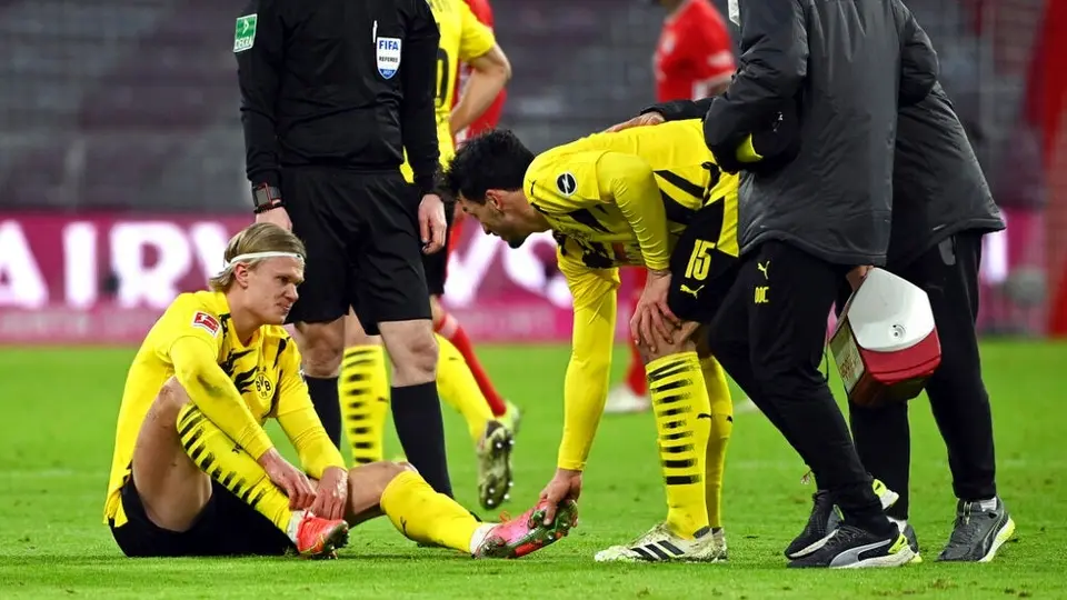 Erling Haaland salió del Dortmund vs Bayern con molestias en el tobillo derecho