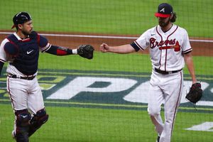 MLB: Bravos blanquean a Marlins y amplían ventaja en la serie