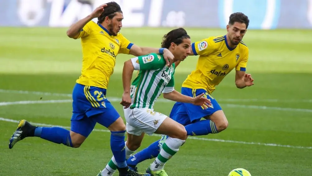 Diego Lainez en el partido entre el Real Betis y el Cádiz | TWITTER @RealBetis