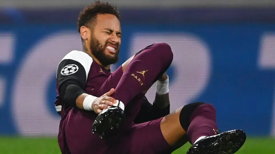 PSG: Neymar salió lesionado del partido ante Istanbul BB