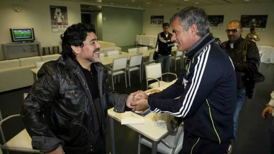 Mourinho recordando a Maradona: 'En mis grandes derrotas siempre me llamaba'