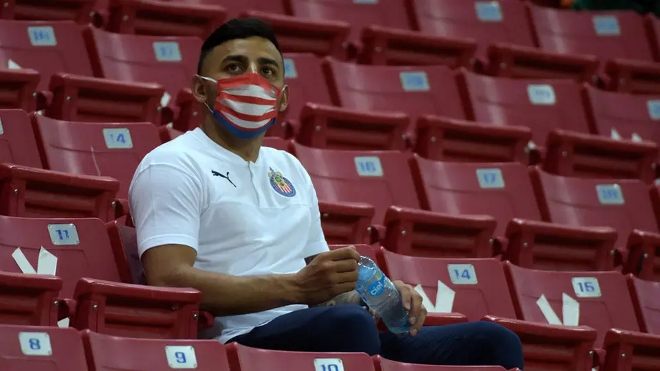 Chivas: Alexis Vega dio positivo por coronavirus, anunció la Liga MX