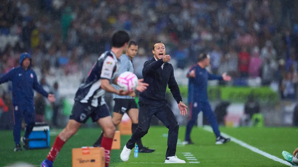 Orbelín y Almeyda se van expulsados en su reencuentro con Chivas