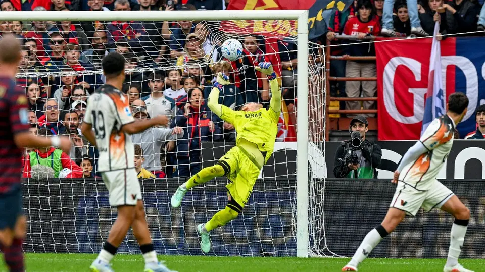 Gol de Genoa vs Venezia | AP