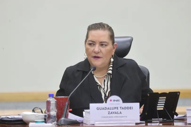 Guadalupe Taddei enfrenta cuestionamientos por presuntas irregularidades en contratos con proveedores del Instituto./ INE