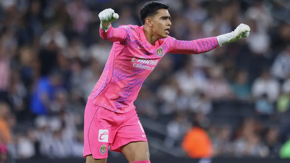 Raúl Rangel incrementa su cuota de penales atajados en Liga MX