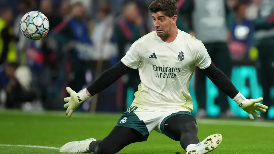 Courtois en calentamiento con Real Madrid en la Champions League | AP