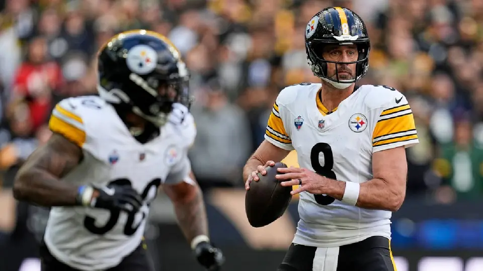 Aaron Rodgers con Steelers | AP