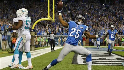 Leones le saca triunfo en los últimos instantes a Delfines