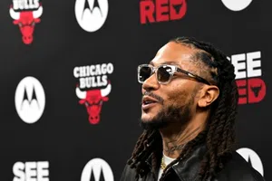 “And when I'm back in Chicago, I feel it”: Bulls retiran el número de Derrick Rose