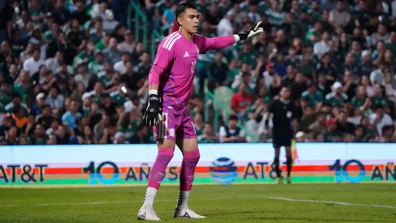 Raúl Rangel toma ventaja en la portería de la Selección Mexicana ante Bolivia