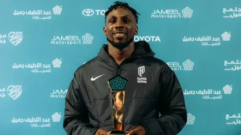 Julián Quiñones por el título de goleo en Arabia, sus números desde su llegada al Al-Qadisiya