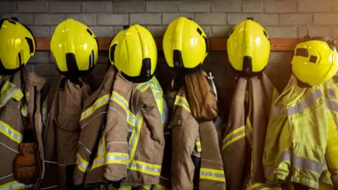 Bomberos de la CDMX tendrán desfile histórico en 2026: fecha, hora y ruta