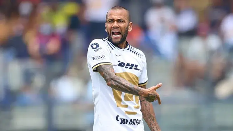 Dani Alves con los Pumas | IMAGO7