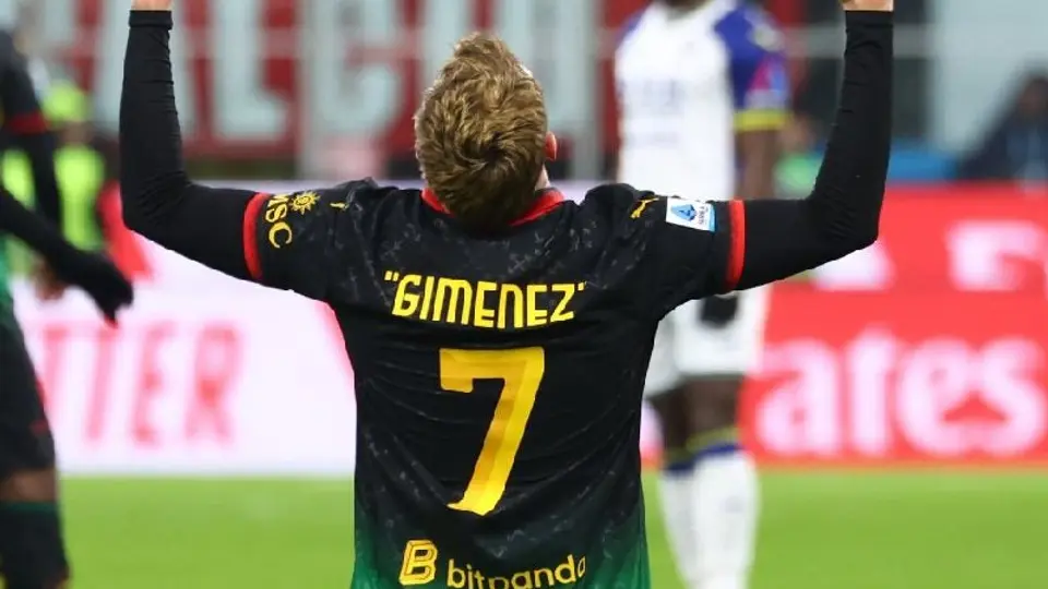 Santiago Giménez lanza mensaje que ilusiona con su regreso a las canchas