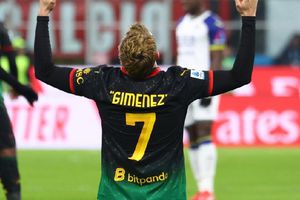 Santiago Giménez lanza mensaje que ilusiona con su regreso a las canchas