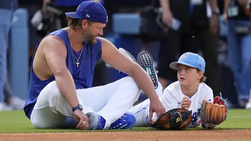 Clayton Kershaw con su familia | AP