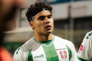 Stephano Carrillo se estrena como goleador en el futbol holandés y le da la victoria al Dordrecht