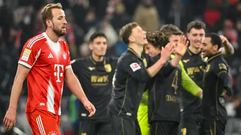 Bayern Munich pierde el invicto en la Bundesliga tras perder ante el Augsburgo
