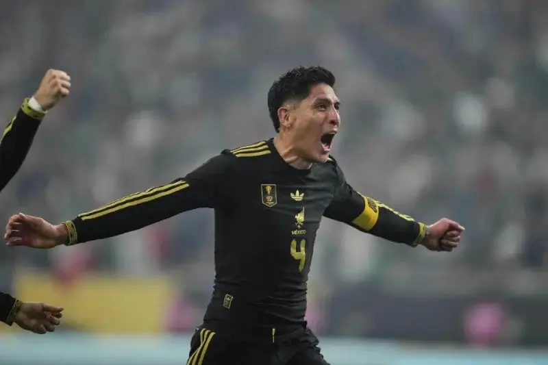 Edson, jugador del equipo turco | AP