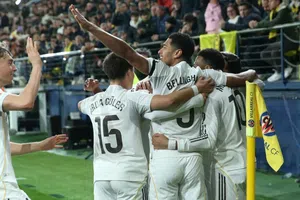 Real Madrid vence a Villarreal y es líder en LaLiga a la espera del Barcelona