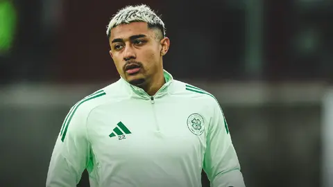 Julián Araujo ya hace 'cancha' y espera alta médica pronto; Javier Aguirre, ¿en aprietos?
