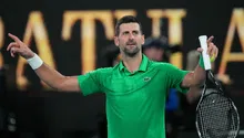 Djokovic avanza a cuartos del Australian Open 2026 tras retiro de Mensik