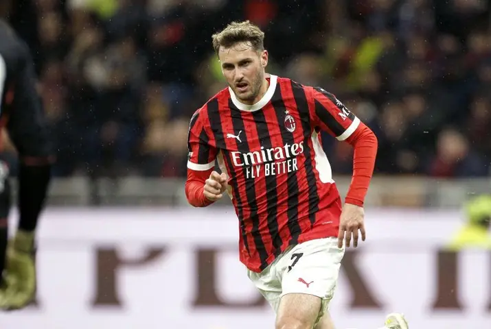 Santiago Giménez Milan | MEXSPORT