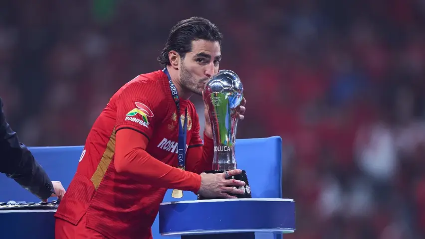Pollo Briseño con el título de la Liga MX | MEXSPORT