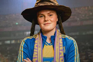 ¡De 'Hogwarts' al Volcán! Tigres Femenil presenta a Emma Watson con toque de magia