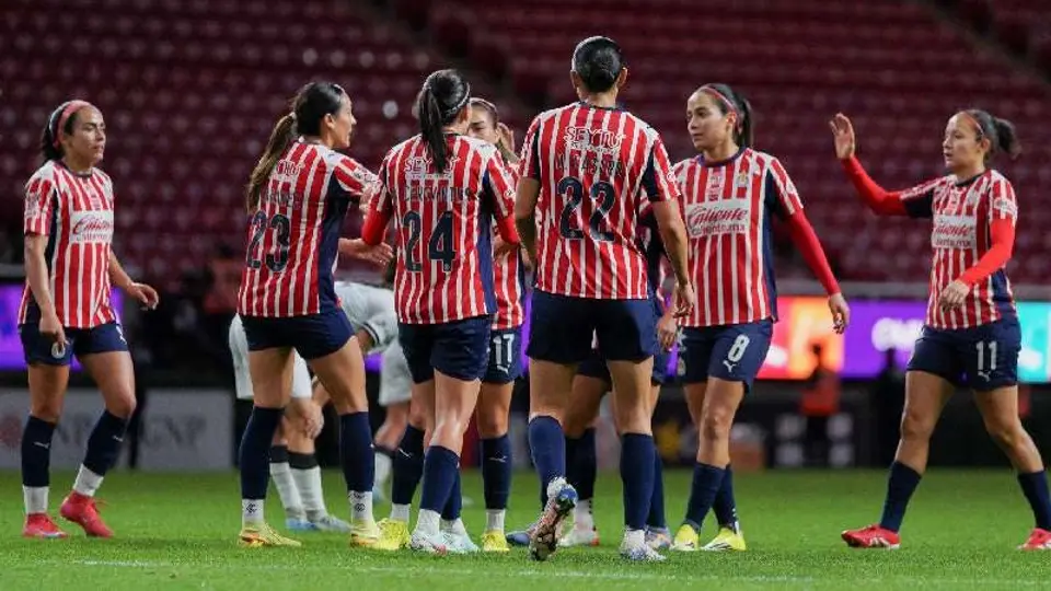 "Chivas compite mejor con los de arriba": Antonio Contreras