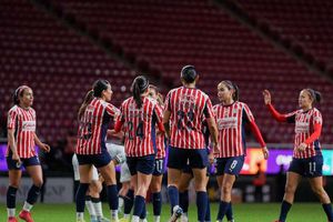 "Chivas compite mejor con los de arriba": Antonio Contreras
