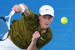 Sinner avanza a Cuartos de Final del Abierto de Australia y amplía su racha a 18 victorias