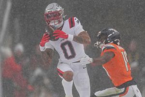 Intercepción del colombiano Christian González selló el pase de los New England Patriots al Super Bowl LX