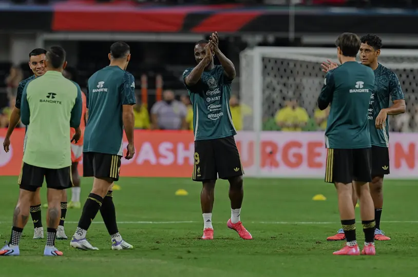 Julián Quiñones en entrenamiento con México | MEXSPORT