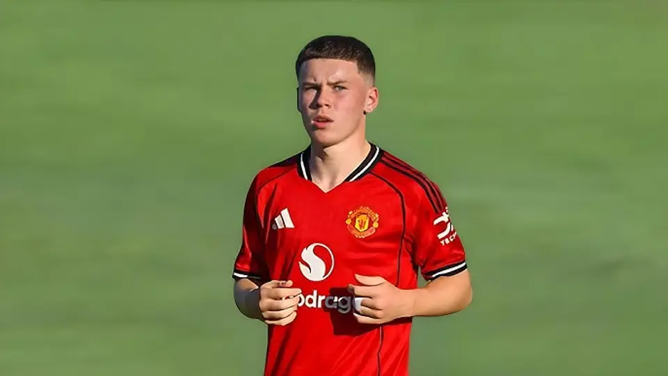 Kai Rooney, en un partido con el Manchester United Sub 18. l Youtube