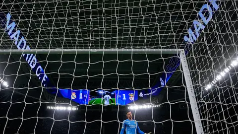Estadio Santiago Bernabéu previo a juego de Champions League I AP