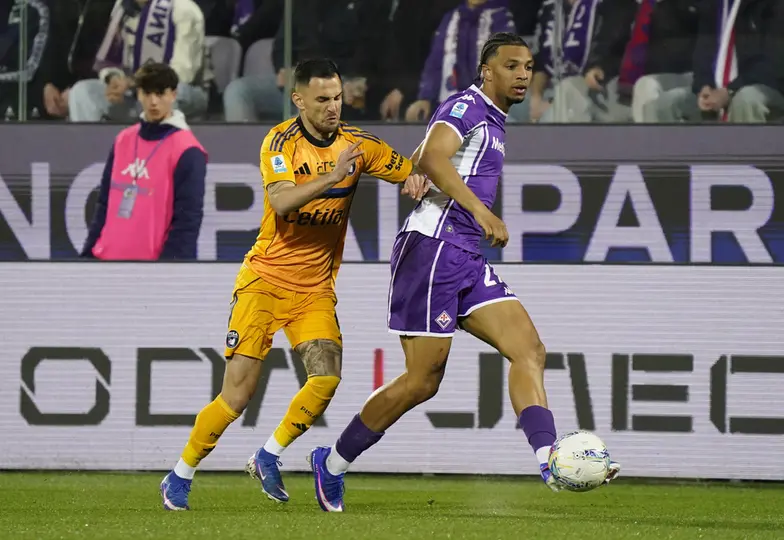 Fiorentina logró avanzar a Octavos tras caer en casa por marcador de 2-4 | AP