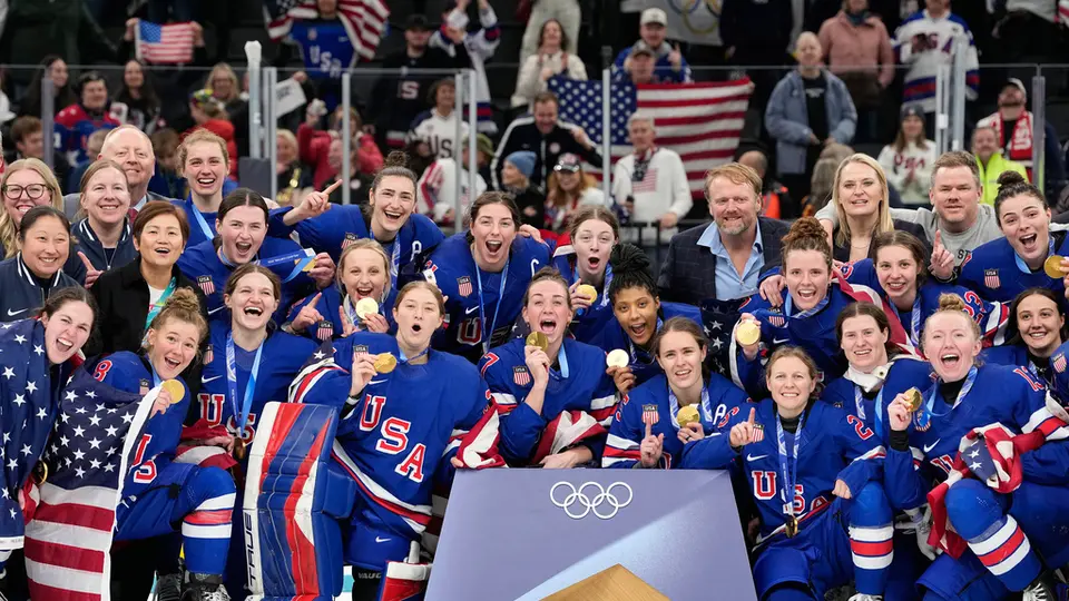 Las jugadoras de hockey sobre hielo de EE. UU. rechazan homenaje con Donald Trump