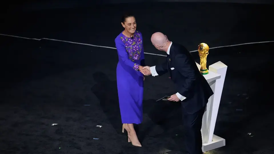 Claudia Sheinbaum y Gianni Infantino en el sorteo del Mundial 2026 | MEXSPORT