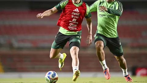 Víctor Guzmán con la Selección Mexicana I IMAGO7