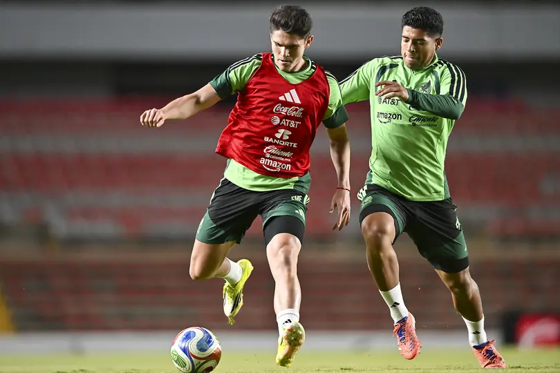 Víctor Guzmán con la Selección Mexicana I IMAGO7