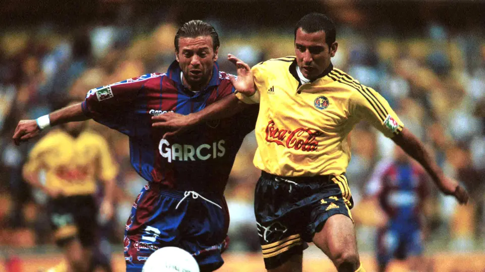 América y Atlante, en partido en el Estadio Azteca, en el Verano 2000. l MEXSPORT