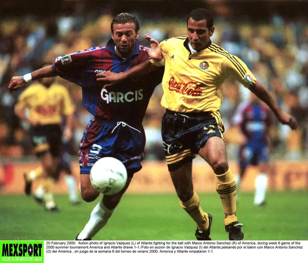 América y Atlante, en partido en el Estadio Azteca, en el Verano 2000. l MEXSPORT