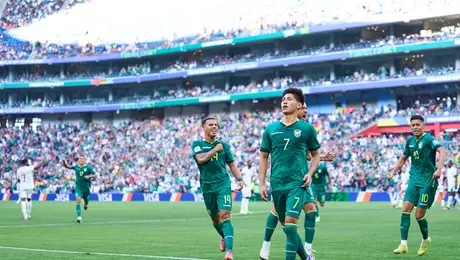 Bolivia remonta ante Surinam y enfrentará a Irak por un boleto para el Mundial 2026
