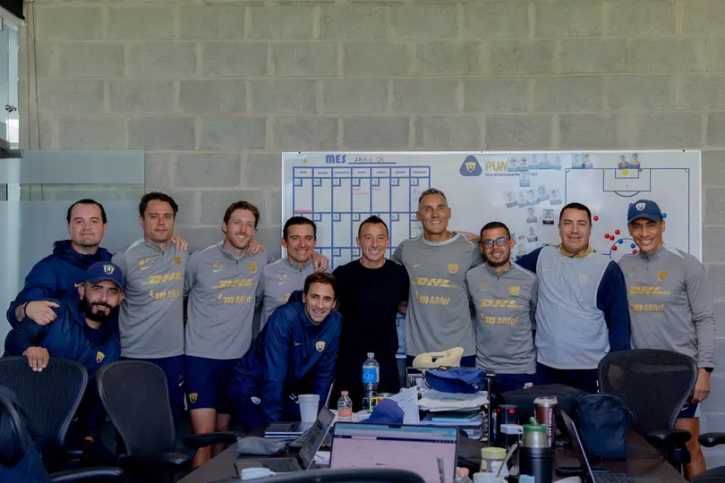 Andrés Guardado vistió Cantera par convivir con los jugadores de Pumas | X @PumasMX