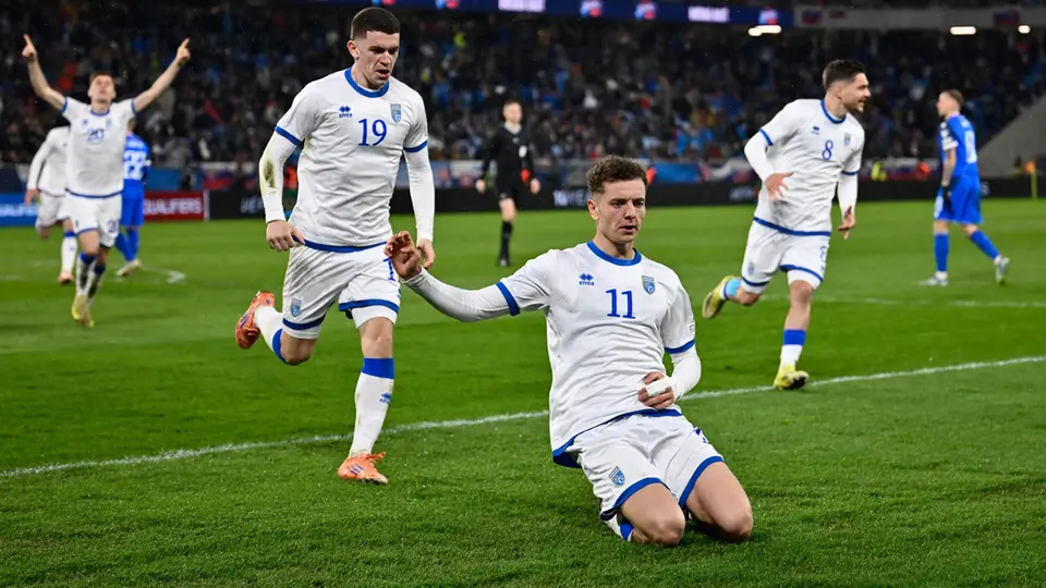 Fisnik Asllani de Kosovo, empató el partido de repechaje de la UEFA | AP