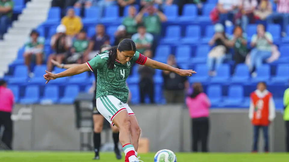 Rebeca Bernal con la Selección Mexicana en el Estadio Ciudad de los Deportes | IMAGO7