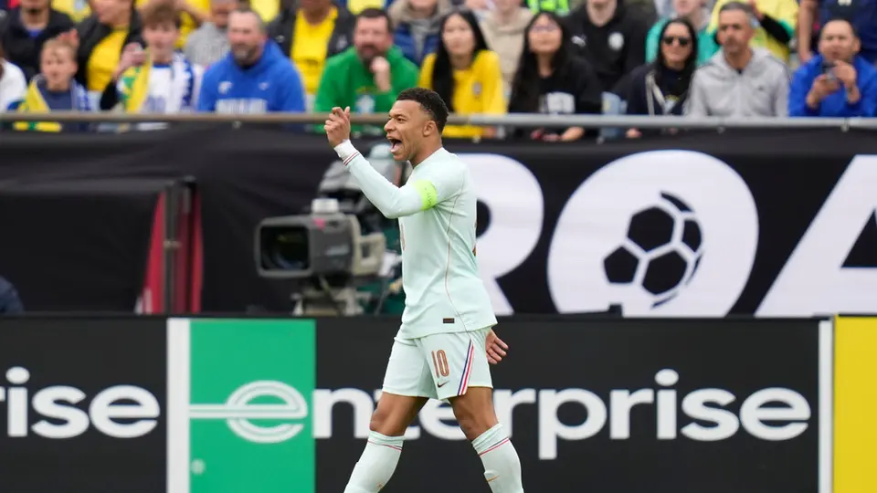 Mbappé festeja con Francia | AP