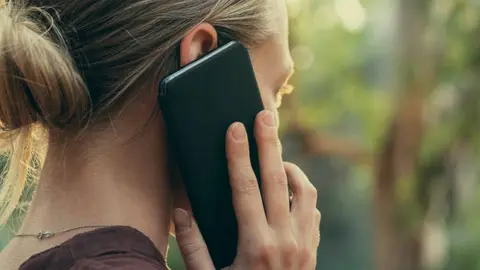 ¿Cuántos usuarios están registrados en el padrón de Telefonía Móvil? ¿Los demás números serán cancelados?